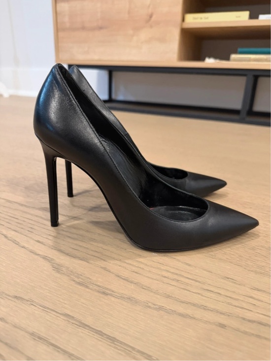 Yves Saint Laurent Shoes - Yves Saint Laurent Black Leather Pointed Toe Stiletto Pumps